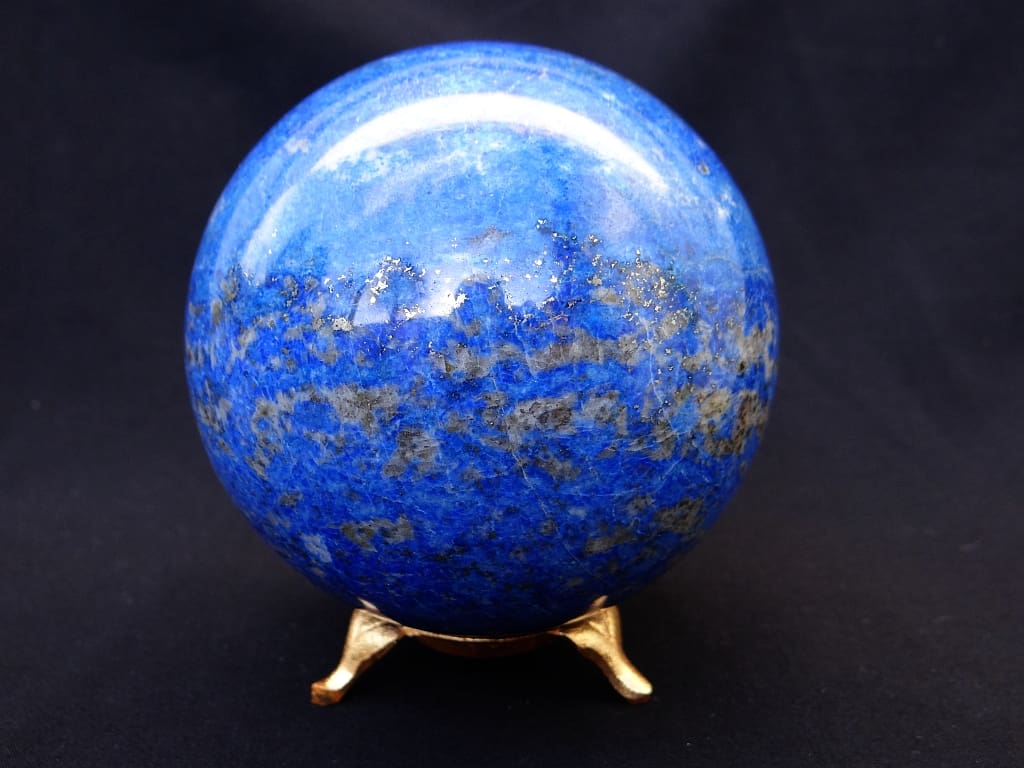 Caractéristiques et utilisations de la pierre de lapis-lazuli