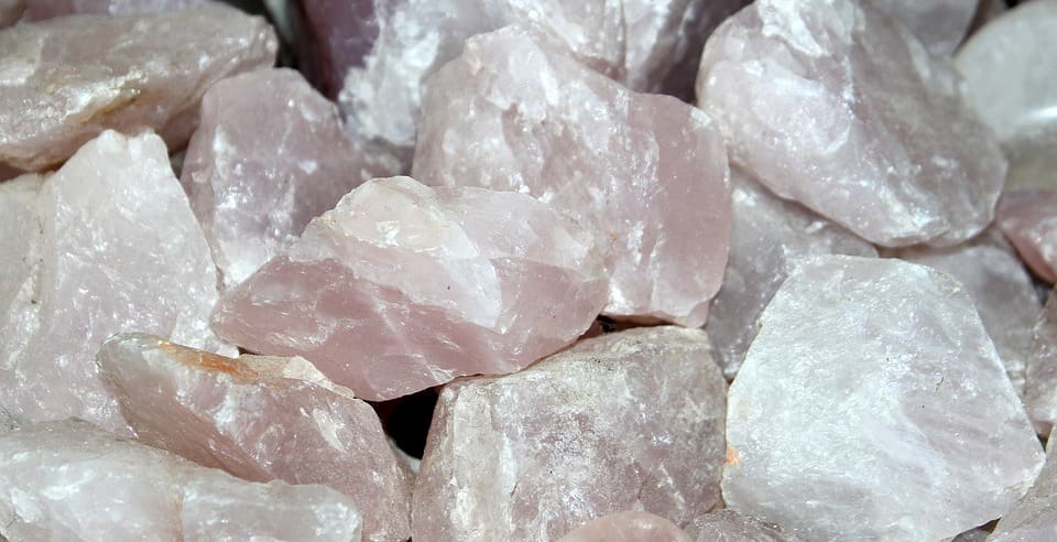 pedra de quartzo rosa