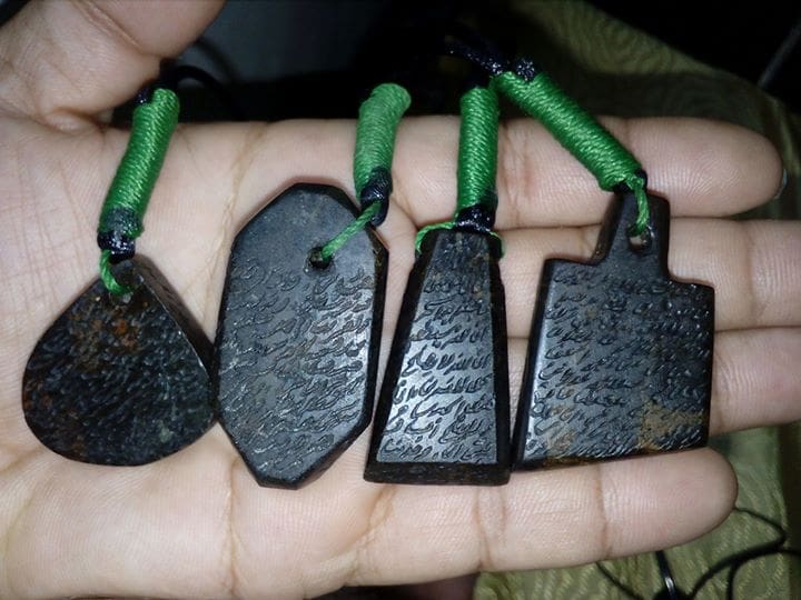 Amulettes et colliers de pierres d'Abbasabad