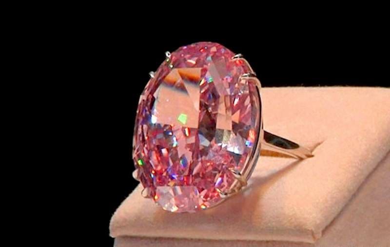 O diamante mais caro - a estrela rosa