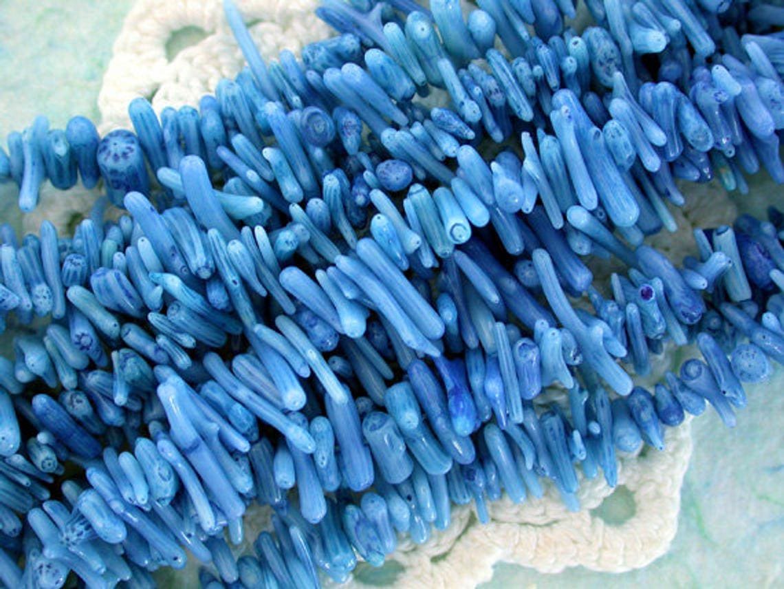 pierre de corail bleu naturel