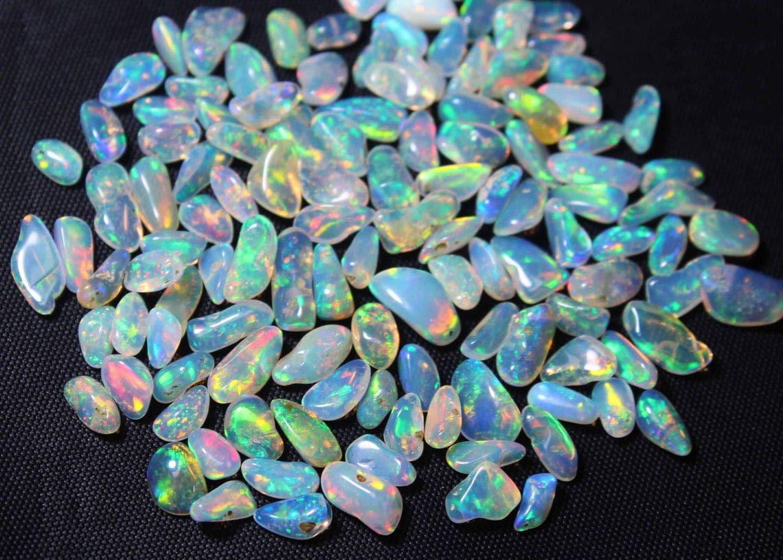 Pierres d'opale boulder
