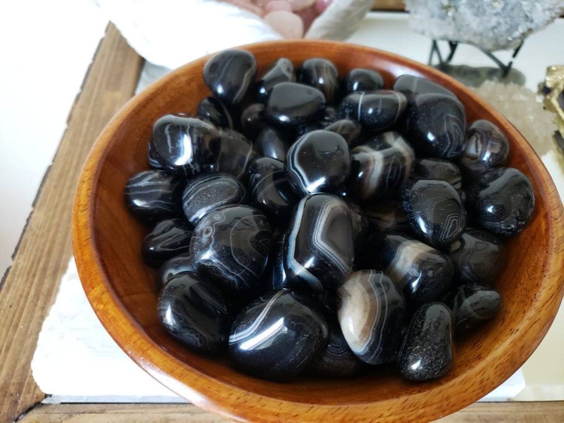 pedras de ágata negra